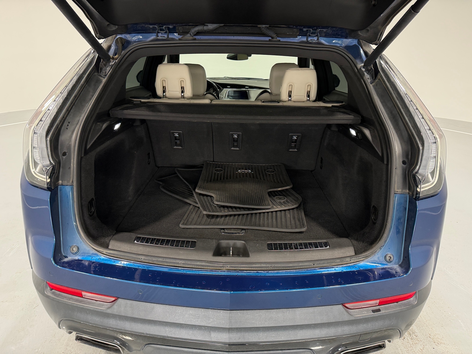 Thumbnail: 2019 Cadillac XT4 - 6