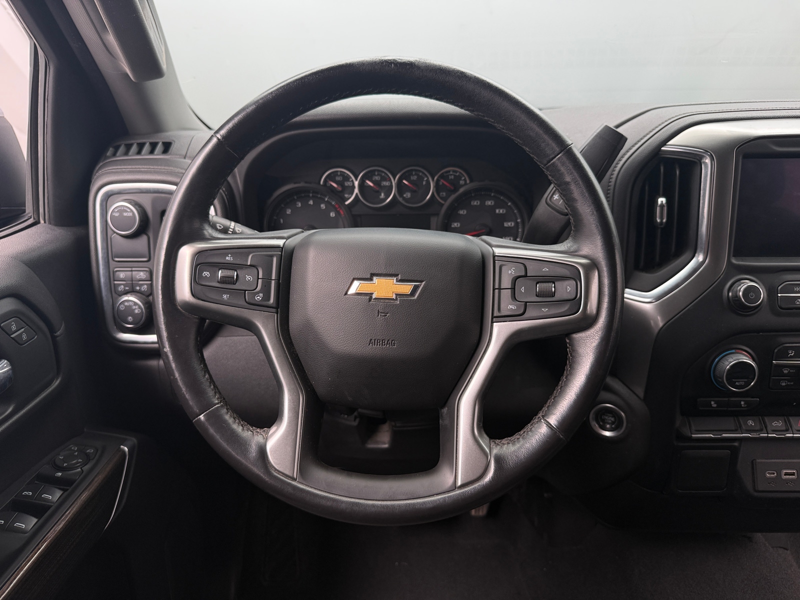 Thumbnail: 2022 Chevrolet Silverado 1500 - 5