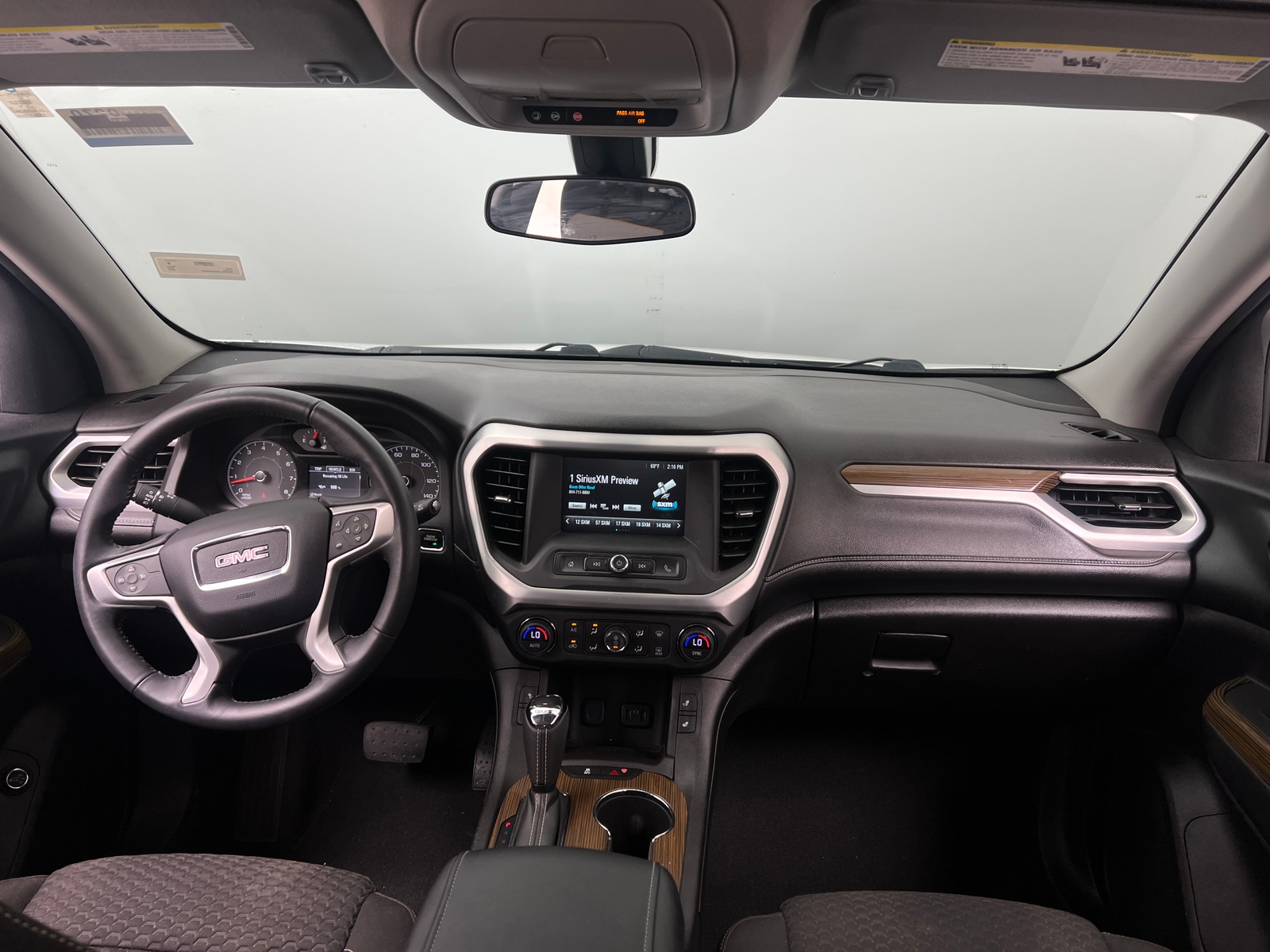 Thumbnail: 2017 GMC Acadia - 3