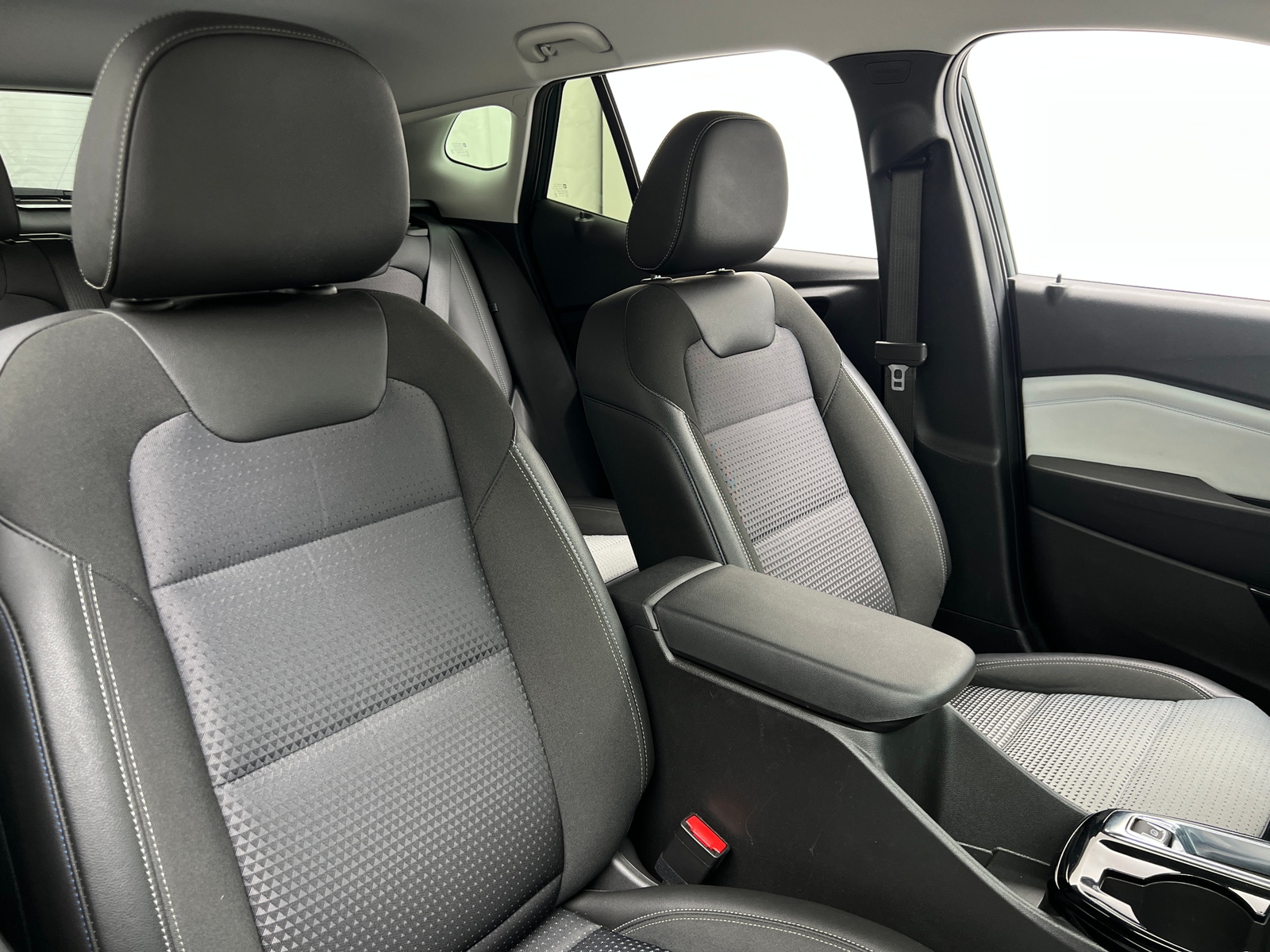 Thumbnail: 2025 Chevrolet Trax - 2