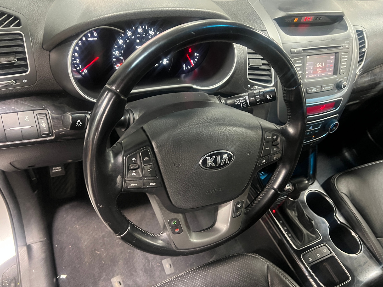 Thumbnail: 2015 Kia Sorento - 4
