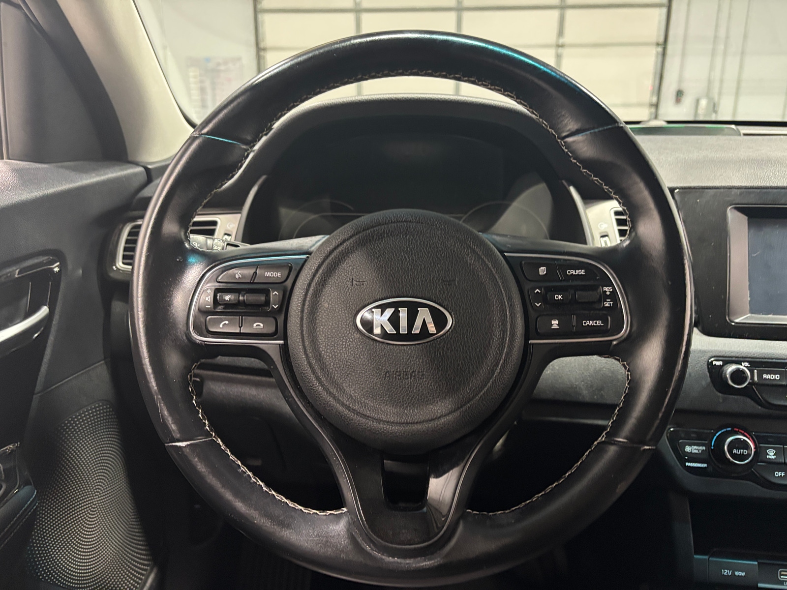 Thumbnail: 2019 Kia Niro - 5