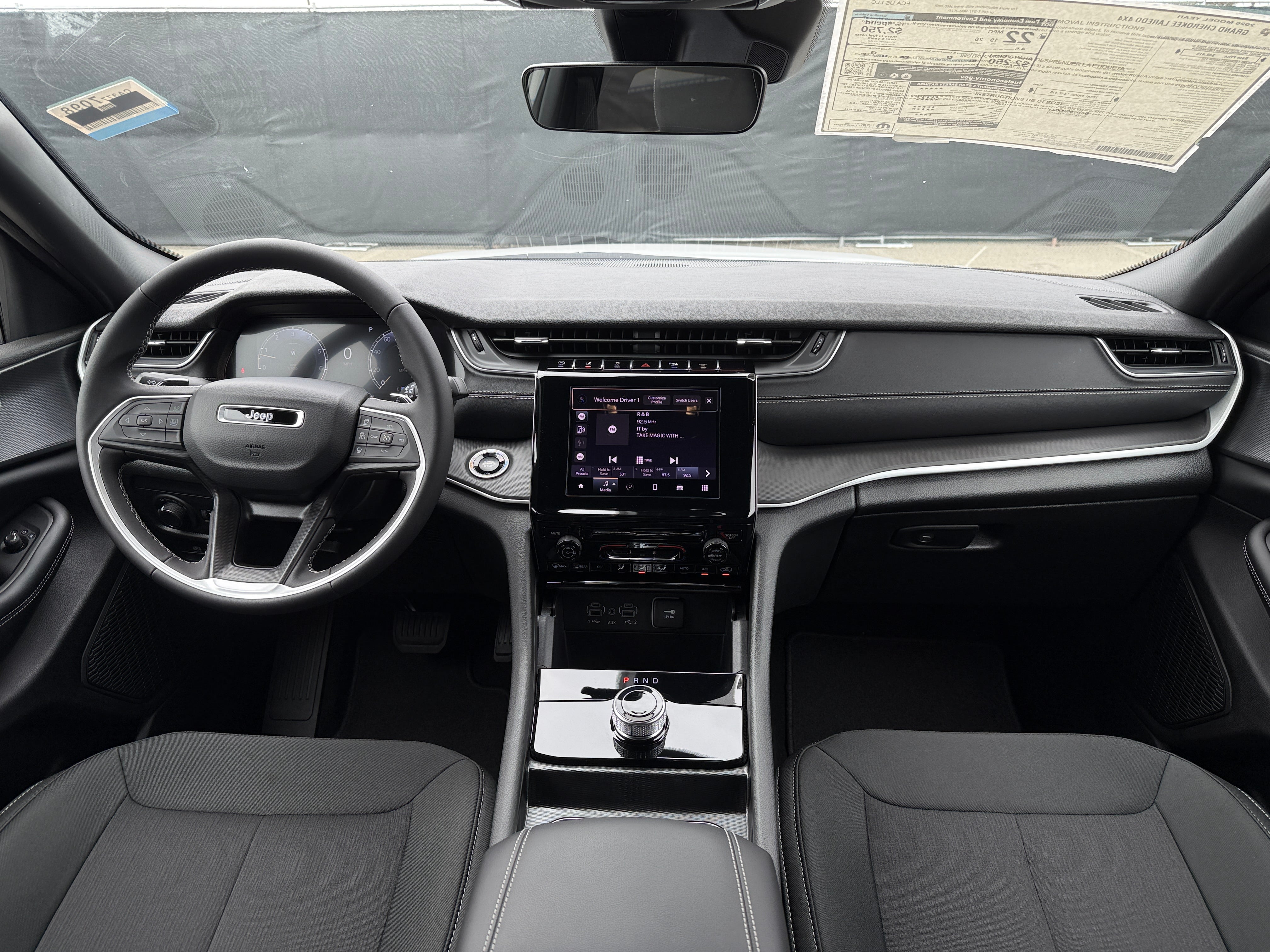 2026 Jeep Grand Cherokee Laredo - Photo 4