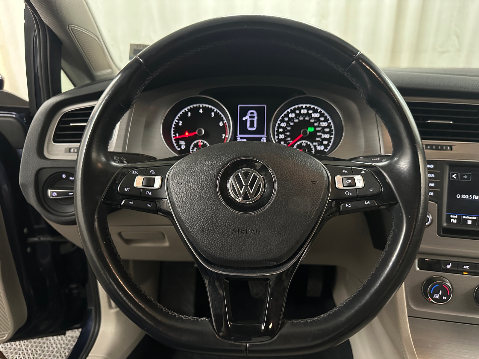 Thumbnail: 2017 Volkswagen Golf - 5