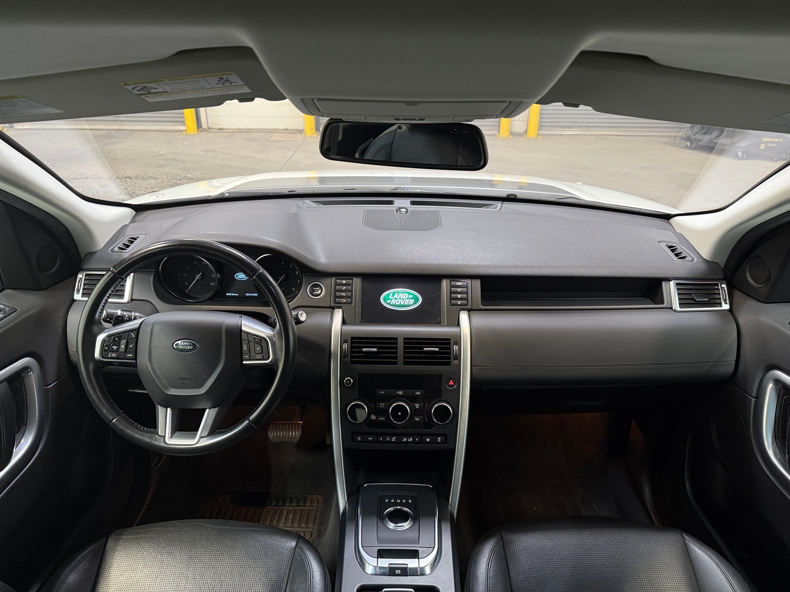 Thumbnail: 2019 Land Rover Discovery Sport - 2