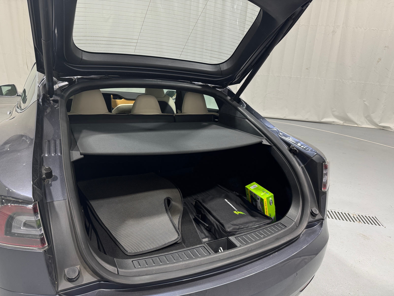 Thumbnail: 2020 Tesla Model S - 6