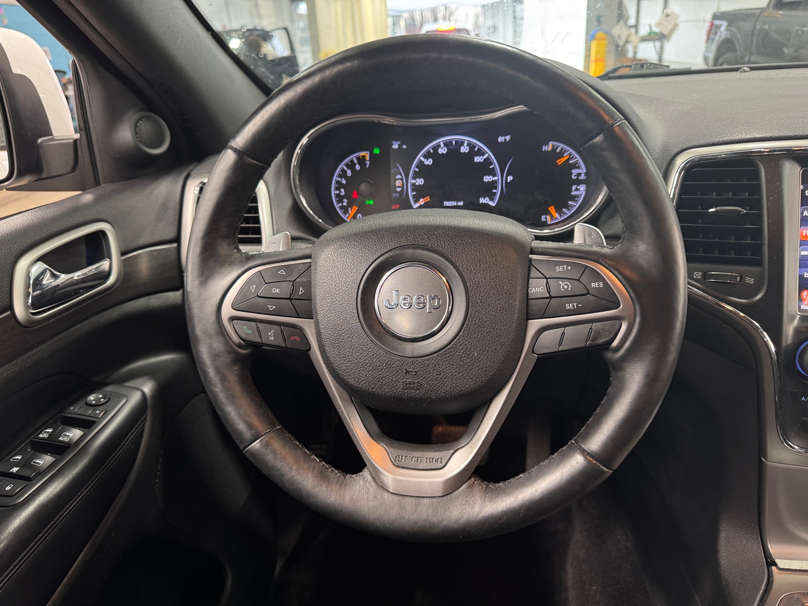 Thumbnail: 2017 Jeep Grand Cherokee - 5