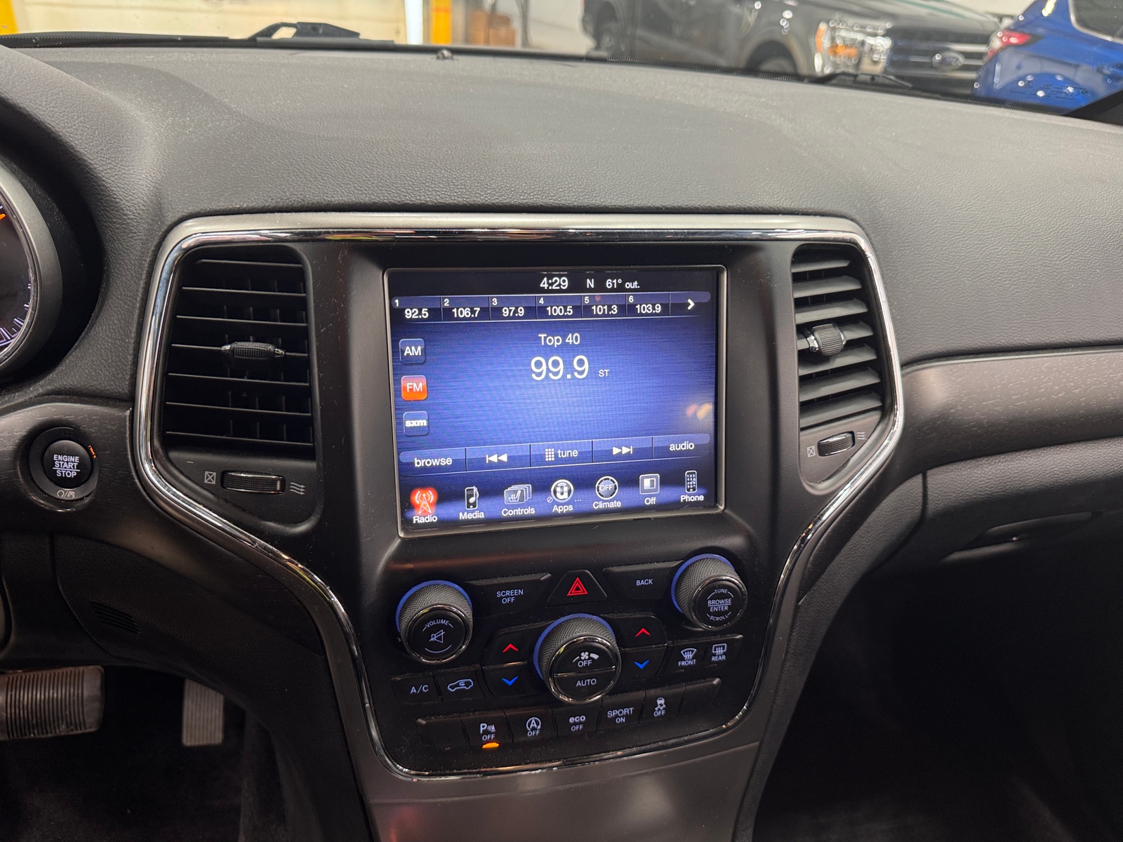 Thumbnail: 2017 Jeep Grand Cherokee - 4