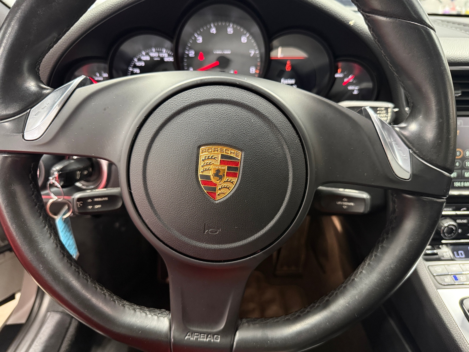 Thumbnail: 2016 Porsche 911 - 3