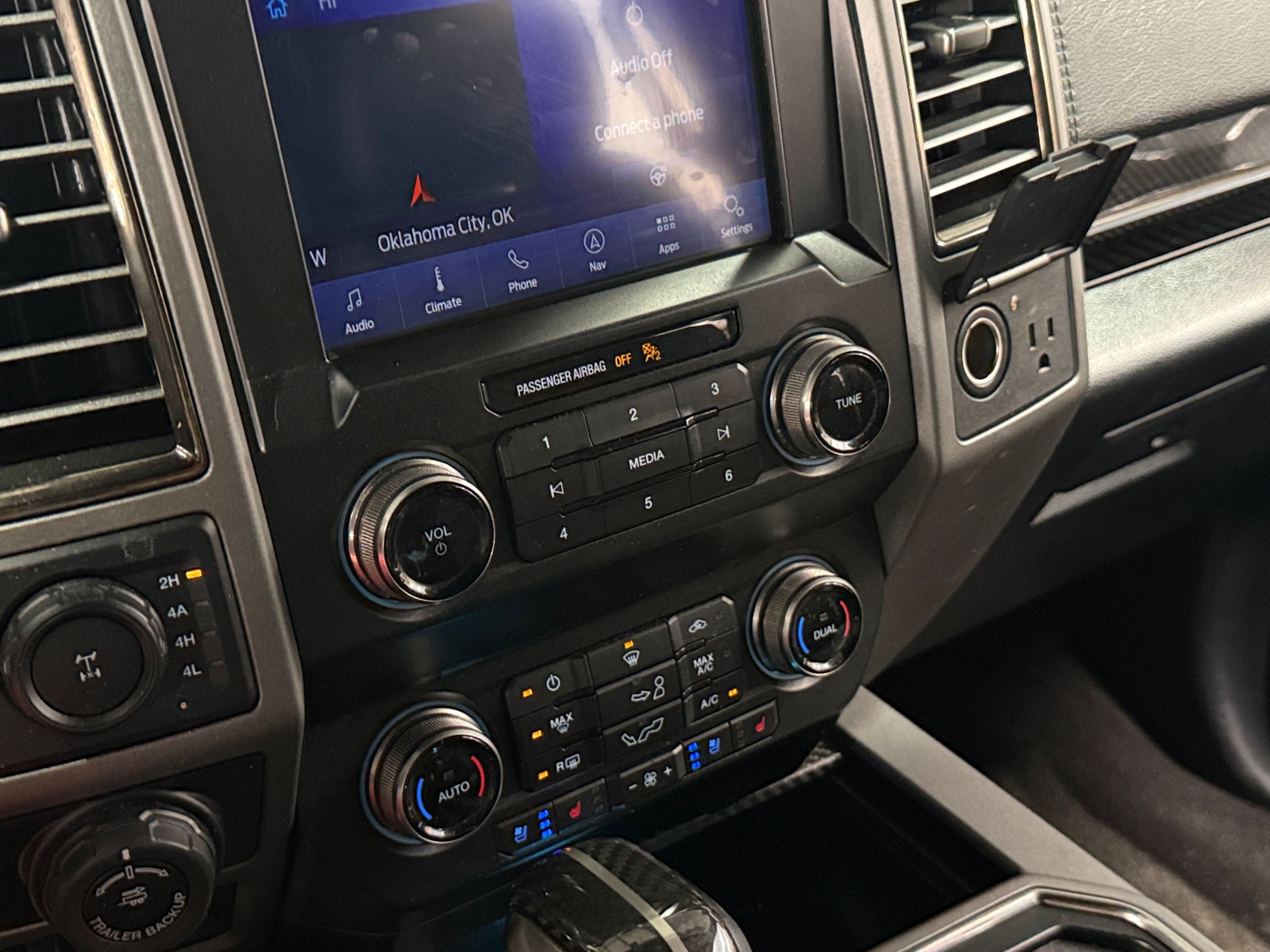 Thumbnail: 2020 Ford Econoline - 3