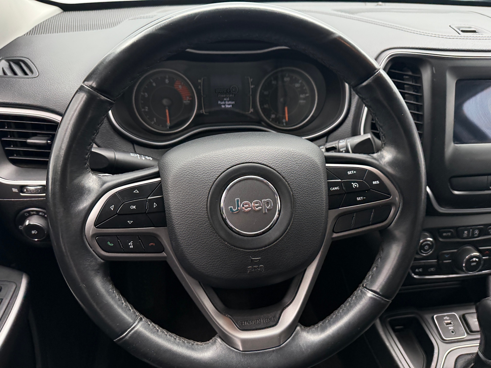 Thumbnail: 2019 Jeep Cherokee - 5