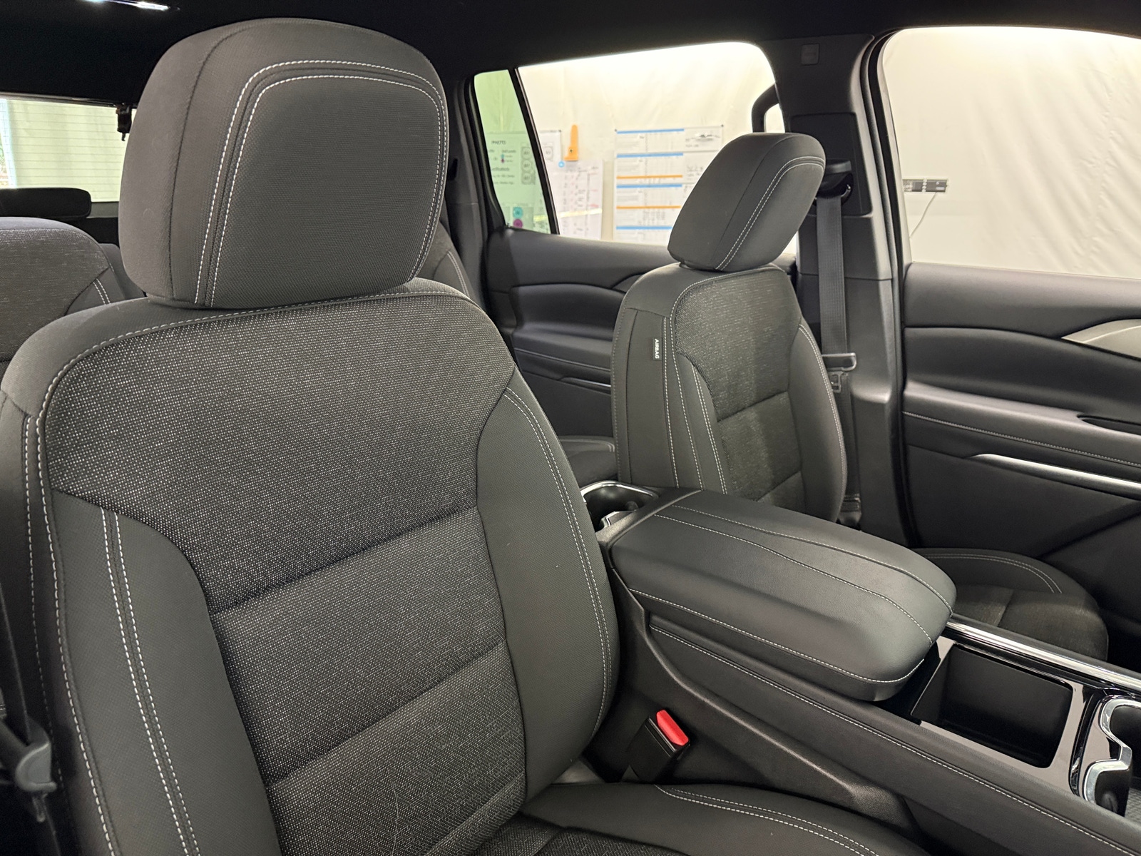 Thumbnail: 2025 Chevrolet Traverse - 2