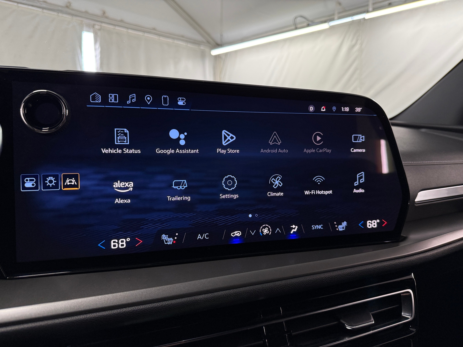 Thumbnail: 2025 Chevrolet Traverse - 4