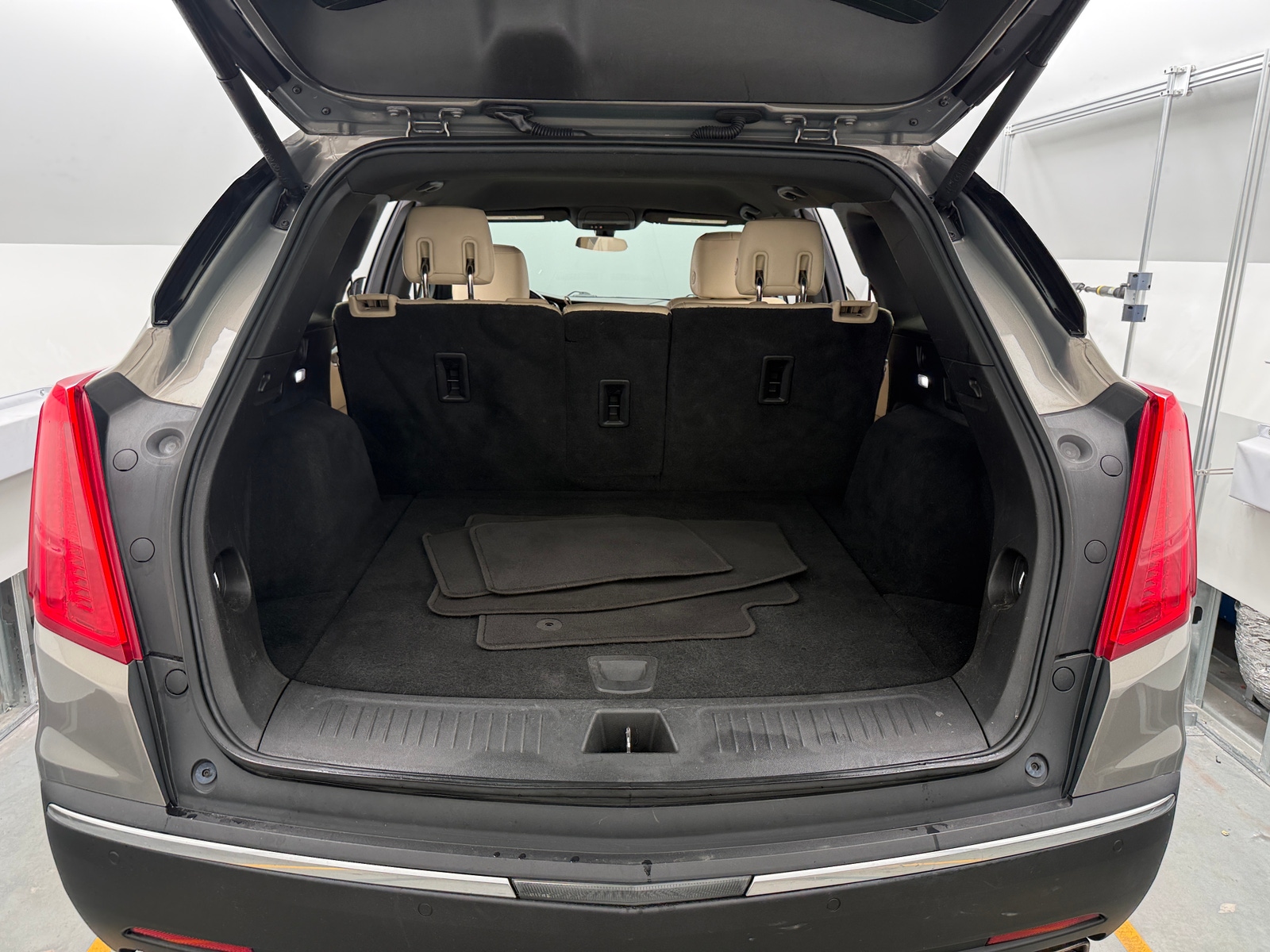 Thumbnail: 2018 Cadillac XT5 - 6