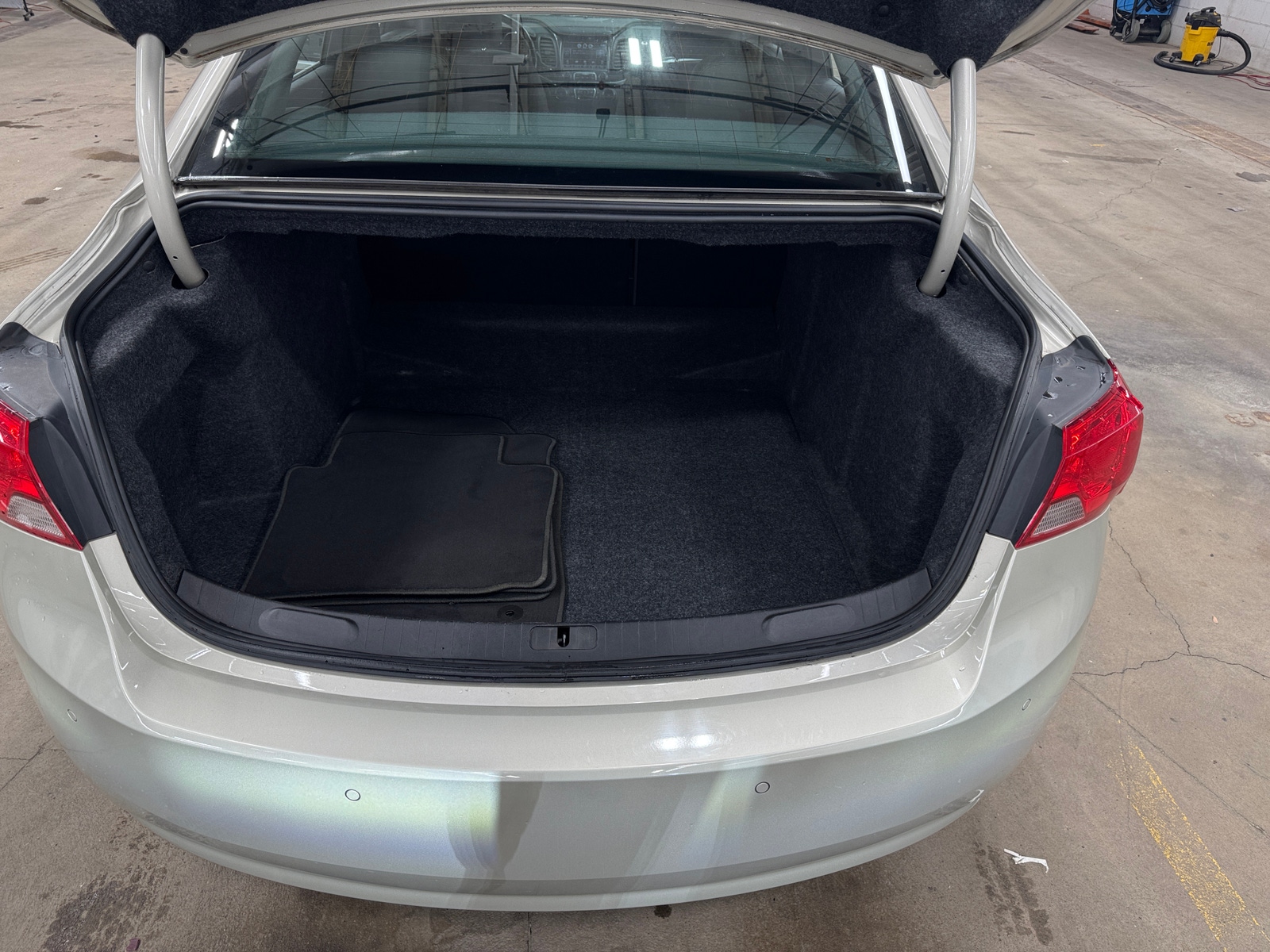 Thumbnail: 2015 Chevrolet Impala - 6