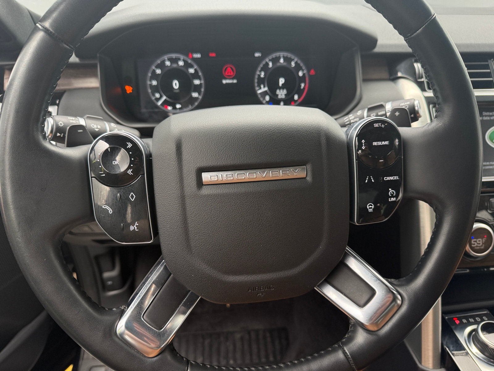 Thumbnail: 2020 Land Rover Discovery - 4