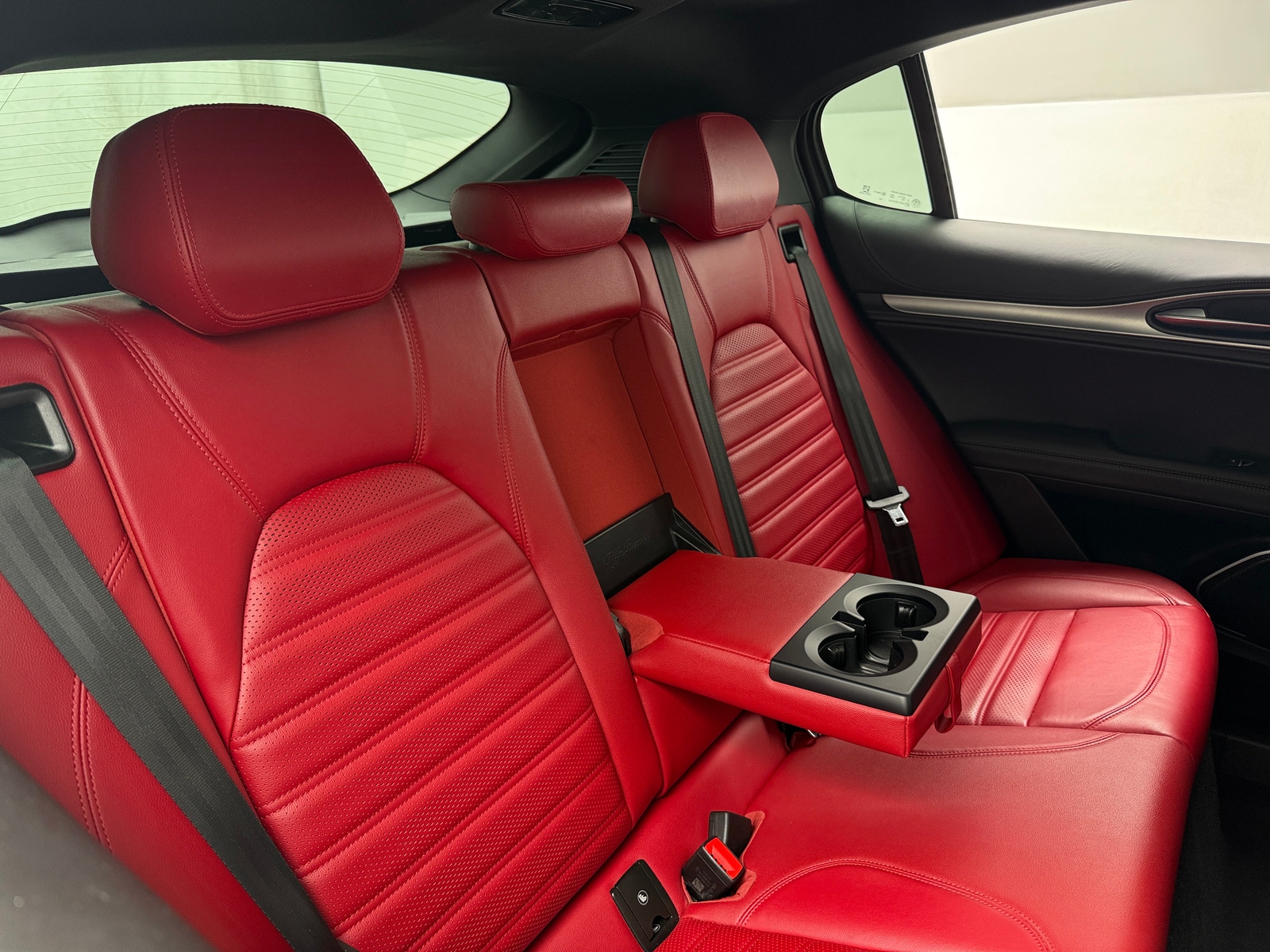 Thumbnail: 2022 Alfa Romeo Stelvio - 5