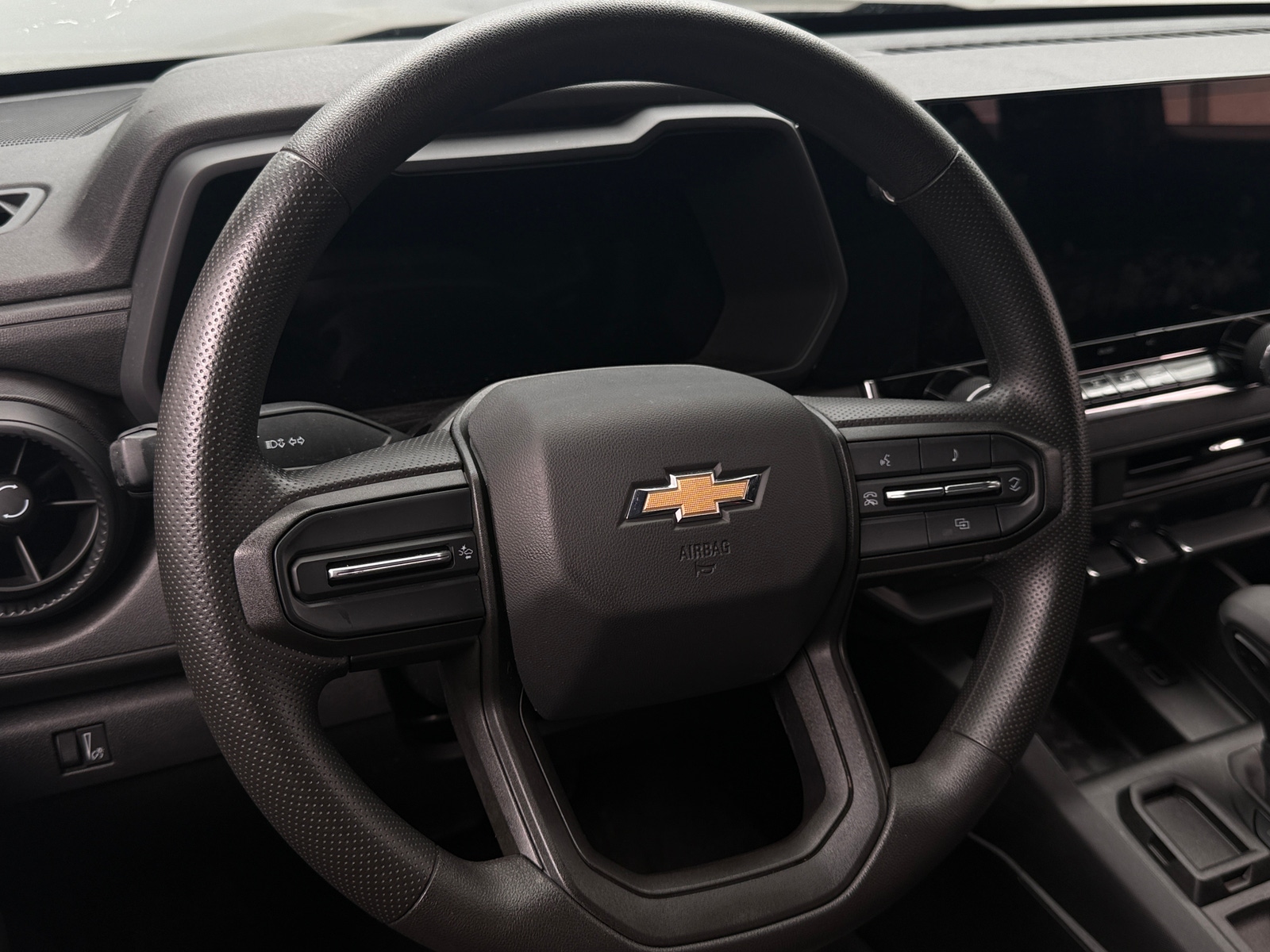 Thumbnail: 2024 Chevrolet Colorado - 5