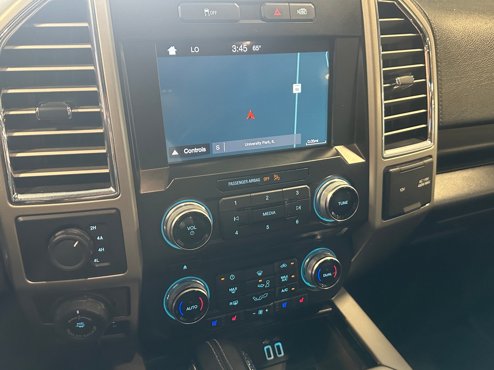 Thumbnail: 2016 Ford Econoline - 3