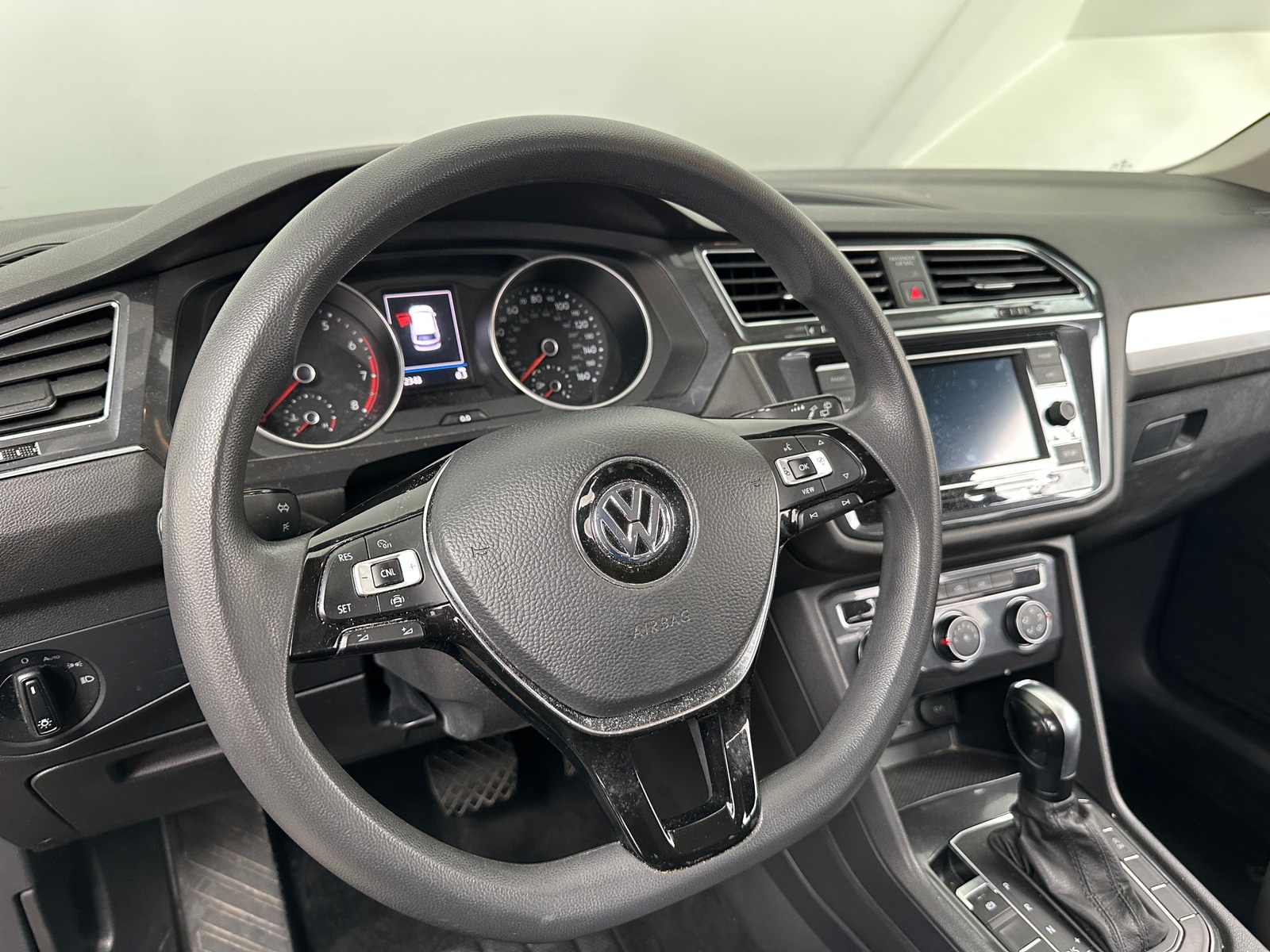 Thumbnail: 2019 Volkswagen Tiguan - 5