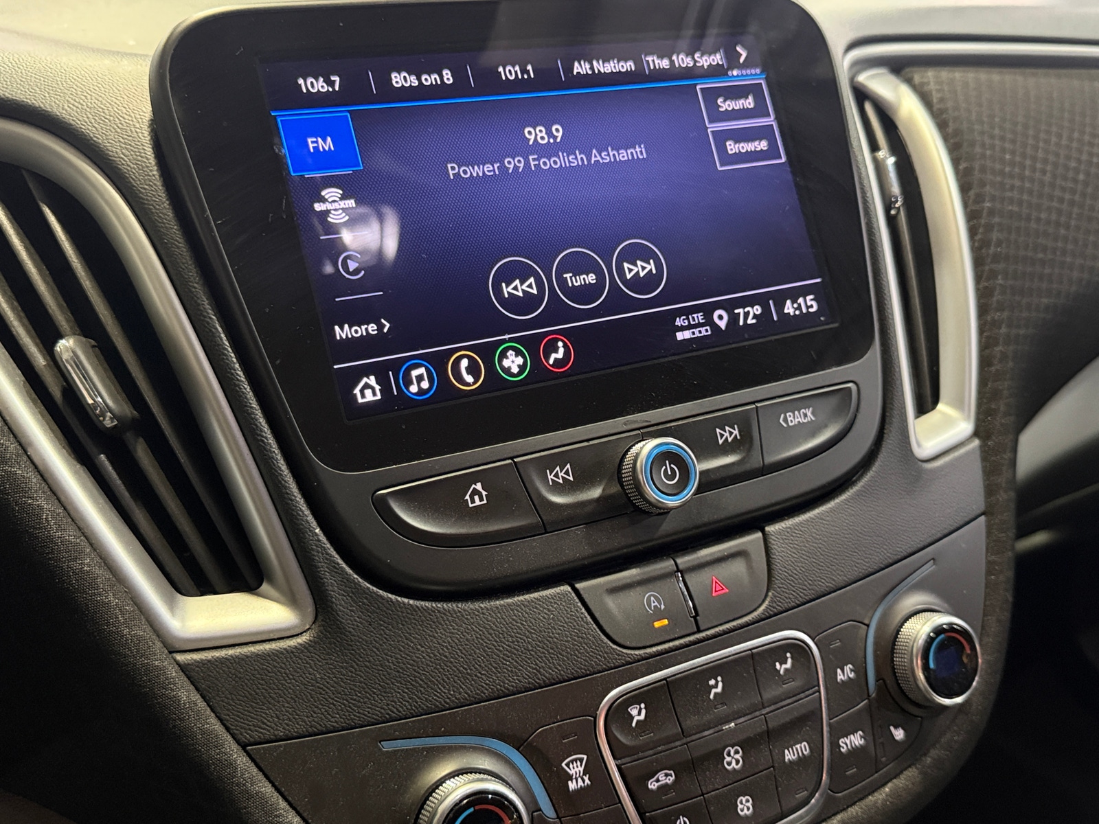 Thumbnail: 2024 Chevrolet Malibu - 4