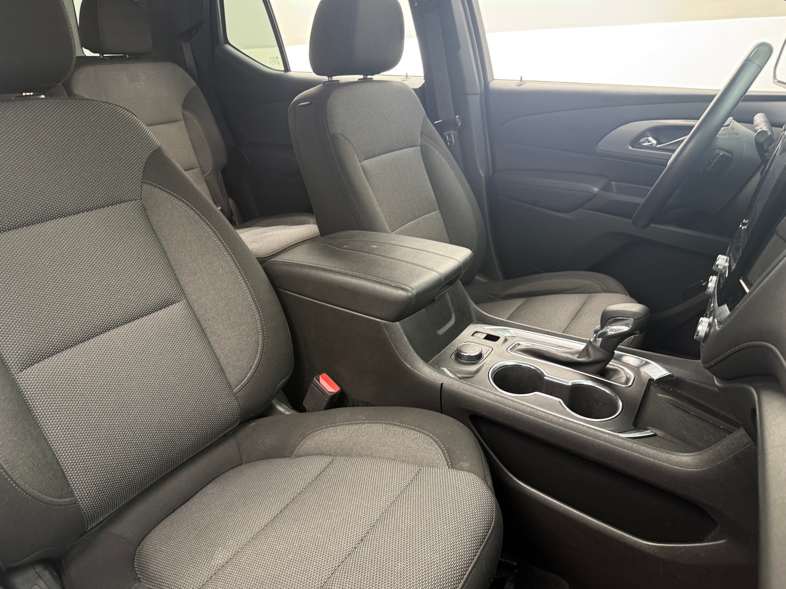 Thumbnail: 2023 Chevrolet Traverse - 2