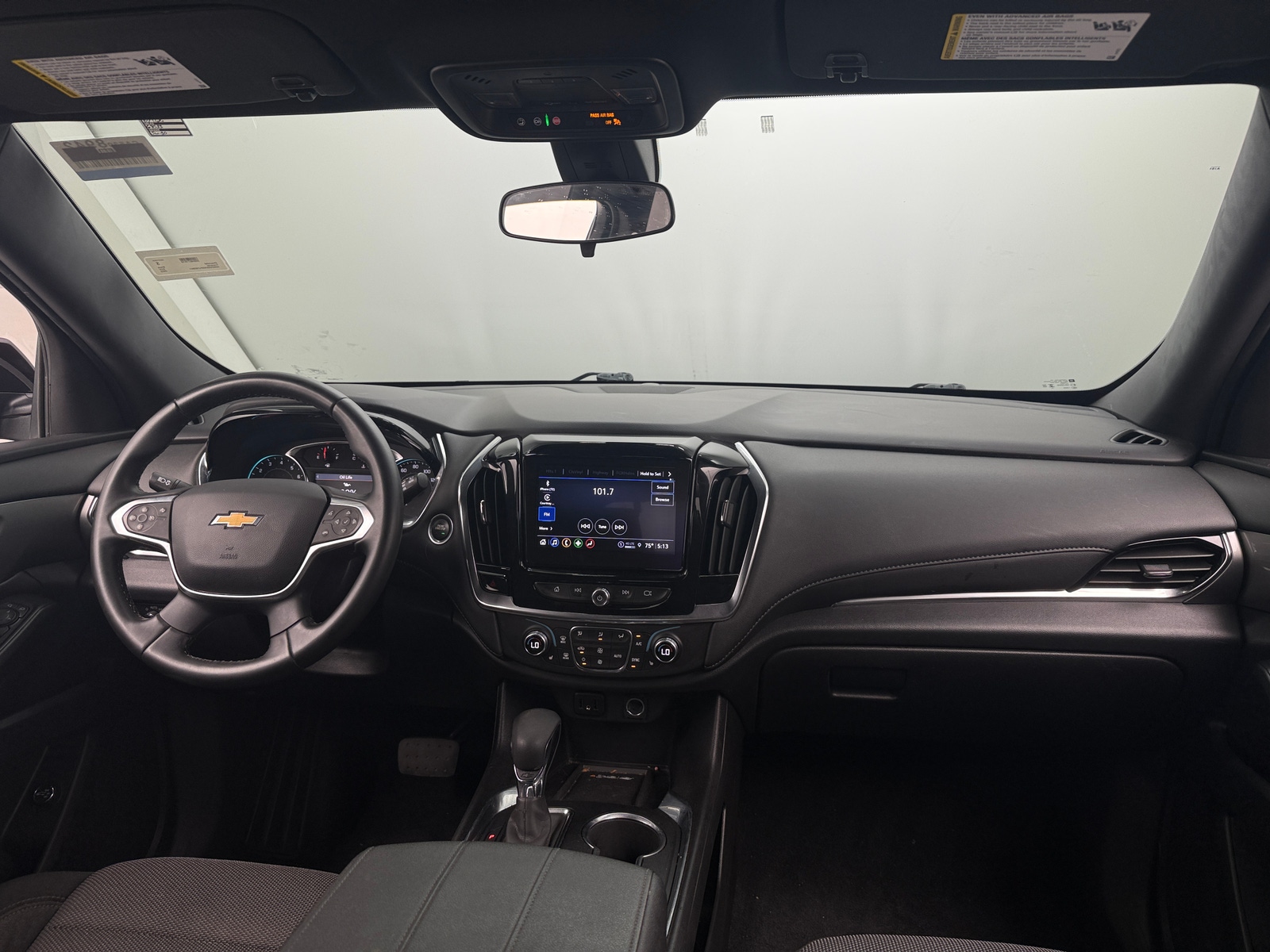 Thumbnail: 2023 Chevrolet Traverse - 3