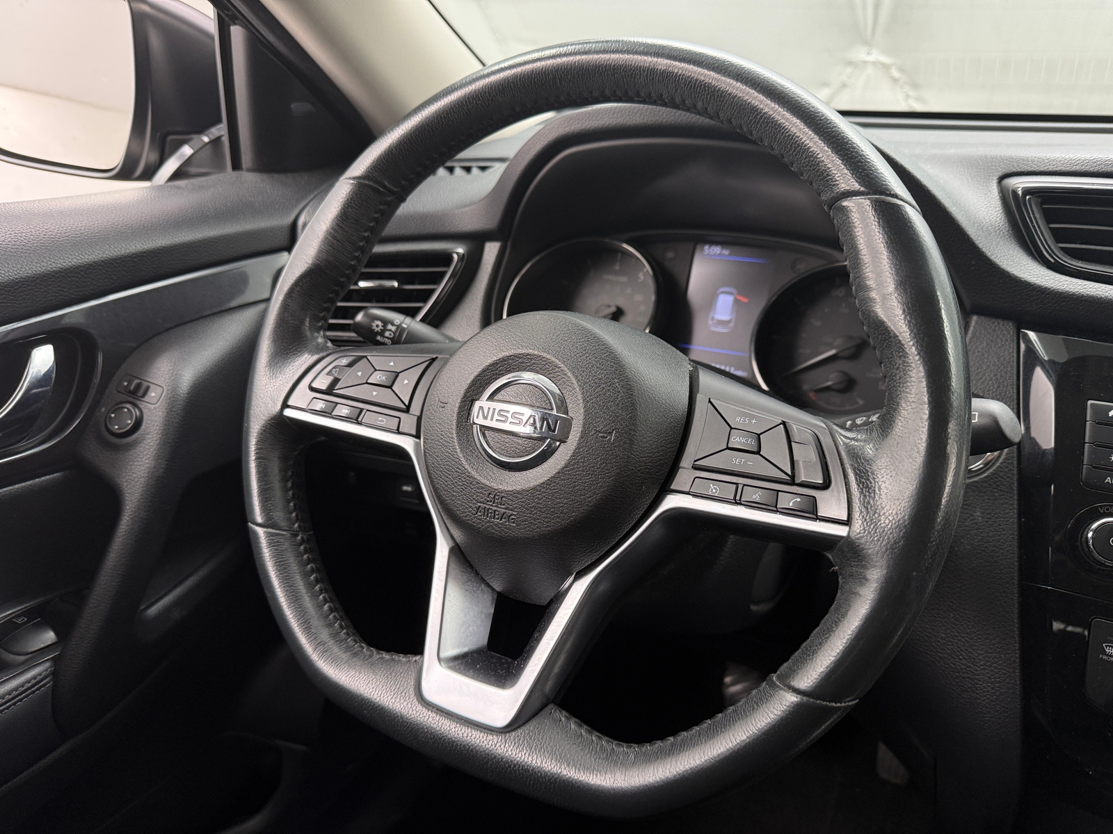 Thumbnail: 2018 Nissan Rogue - 5