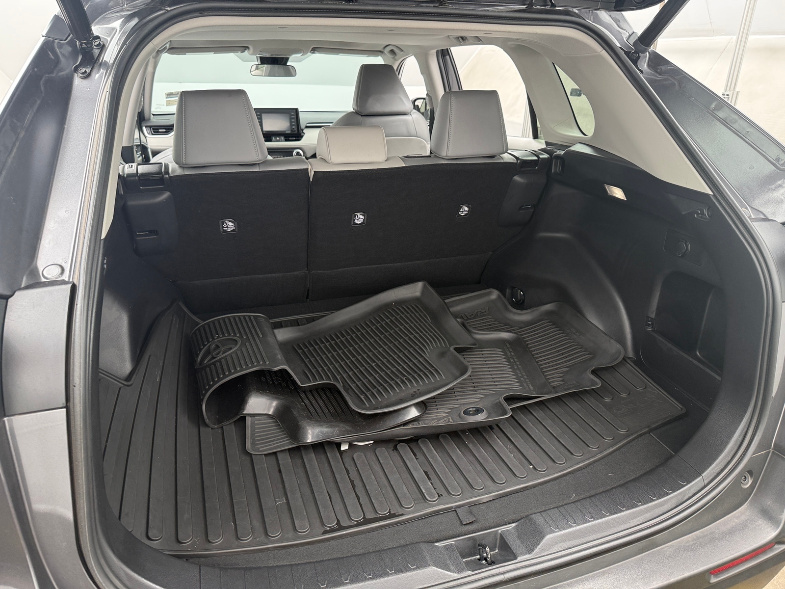 Thumbnail: 2022 Toyota RAV4 - 6