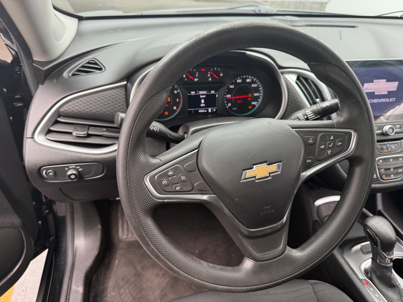 Thumbnail: 2022 Chevrolet Malibu - 5