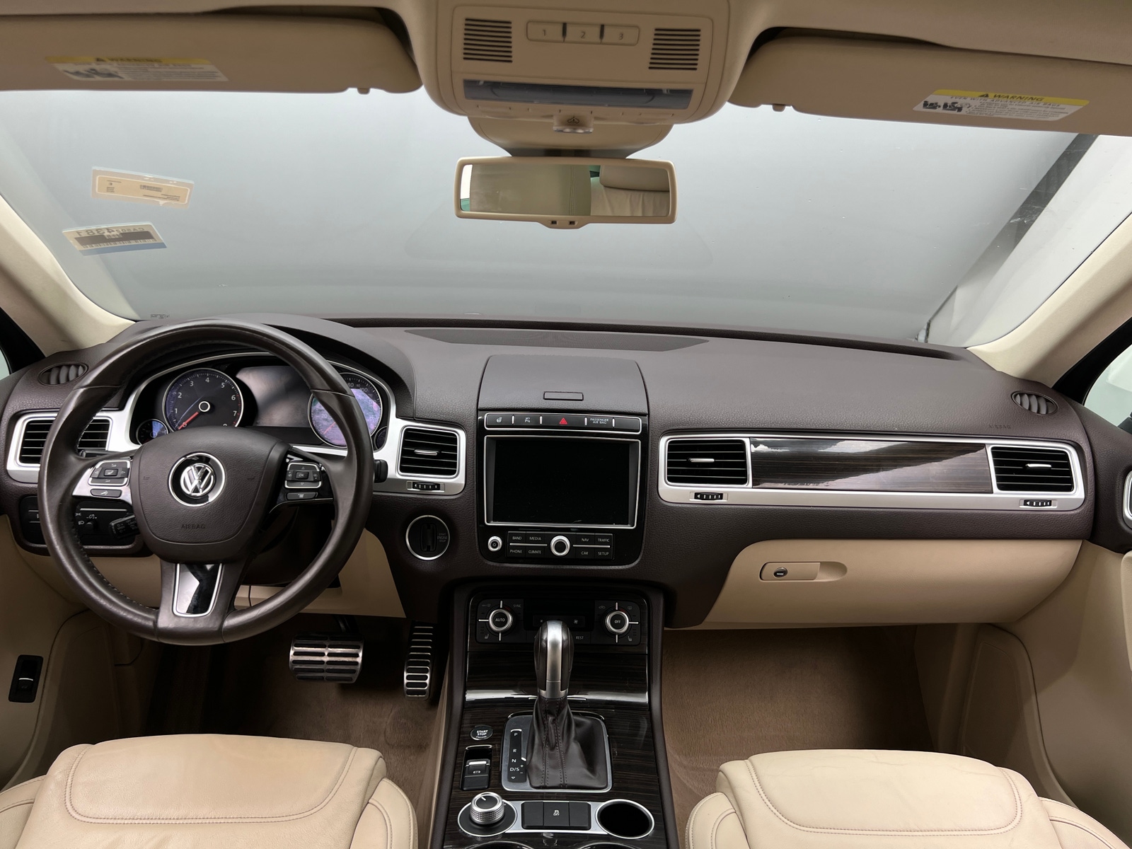 Thumbnail: 2015 Volkswagen Touareg - 3