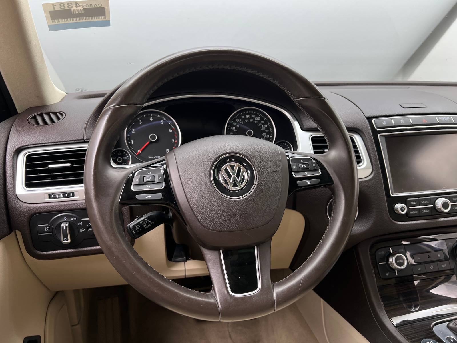 Thumbnail: 2015 Volkswagen Touareg - 5