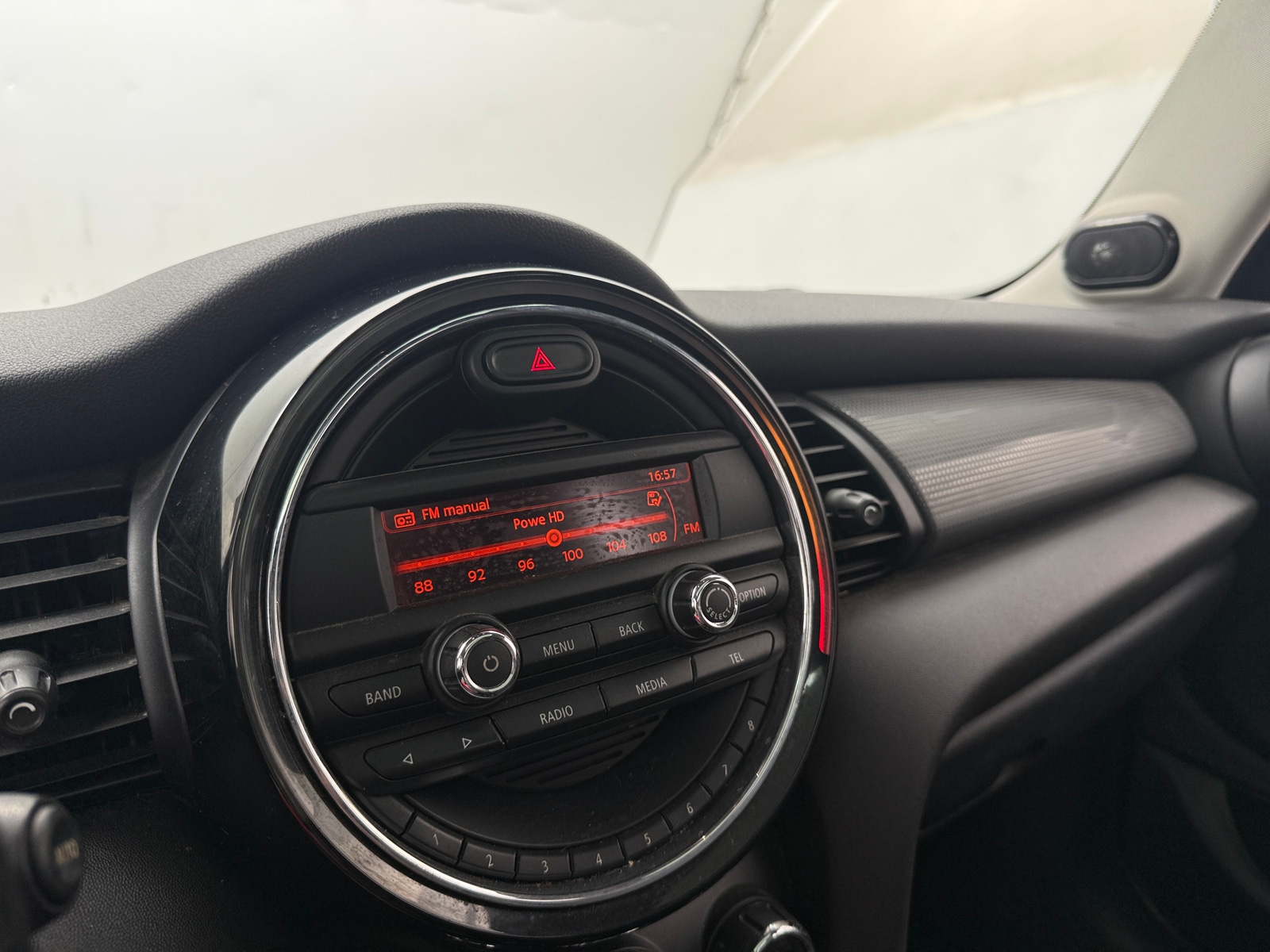 Thumbnail: 2015 MINI Cooper Hardtop - 3