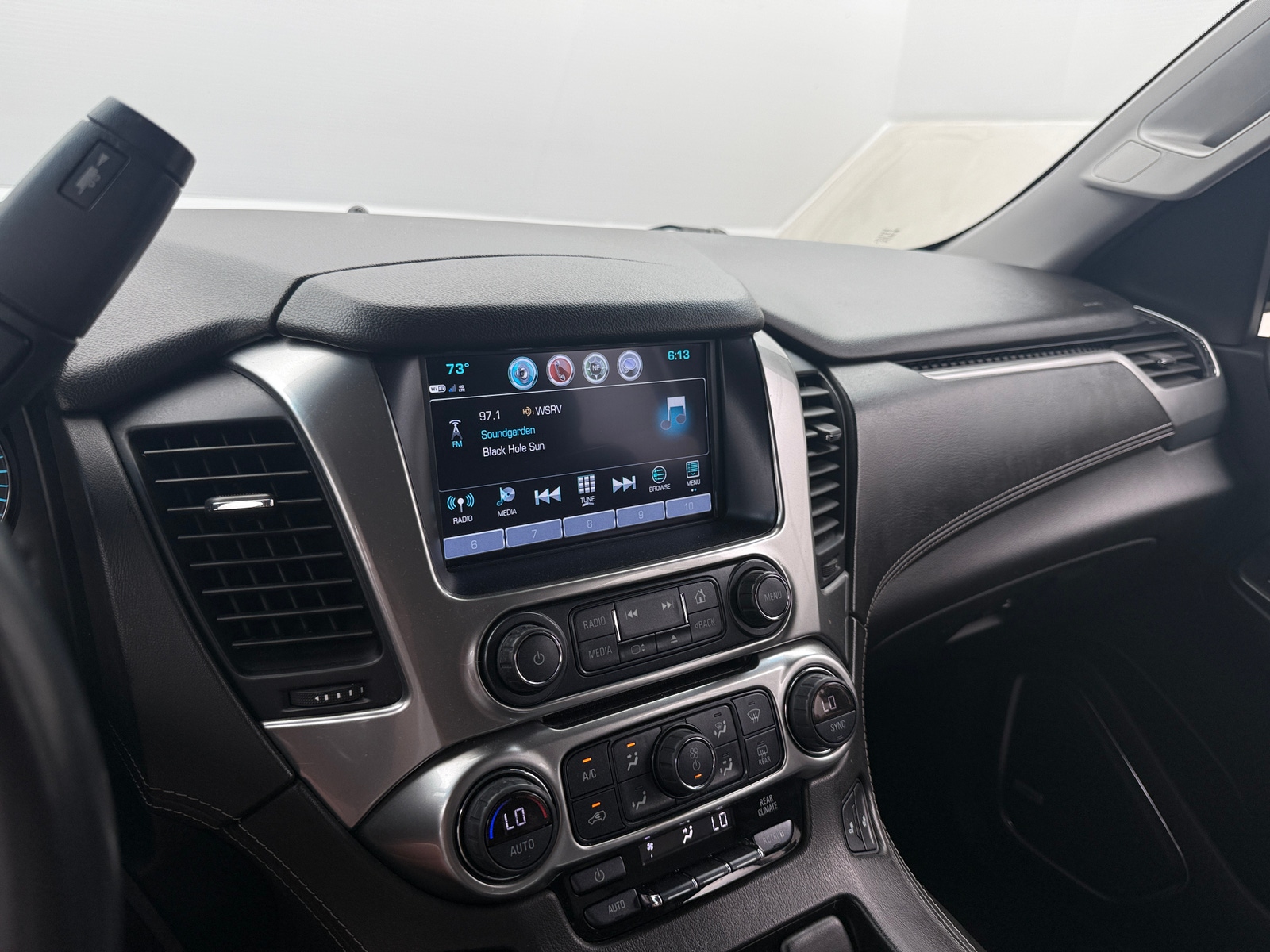 Thumbnail: 2019 Chevrolet Tahoe - 3