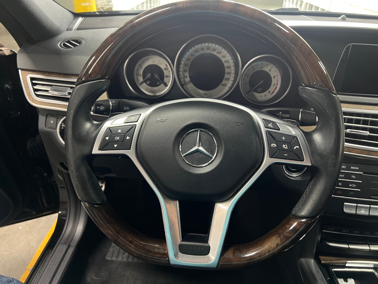 Thumbnail: 2016 Mercedes-Benz E-Class - 4