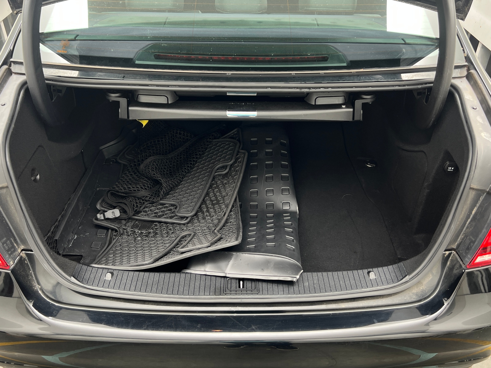 Thumbnail: 2016 Mercedes-Benz E-Class - 6