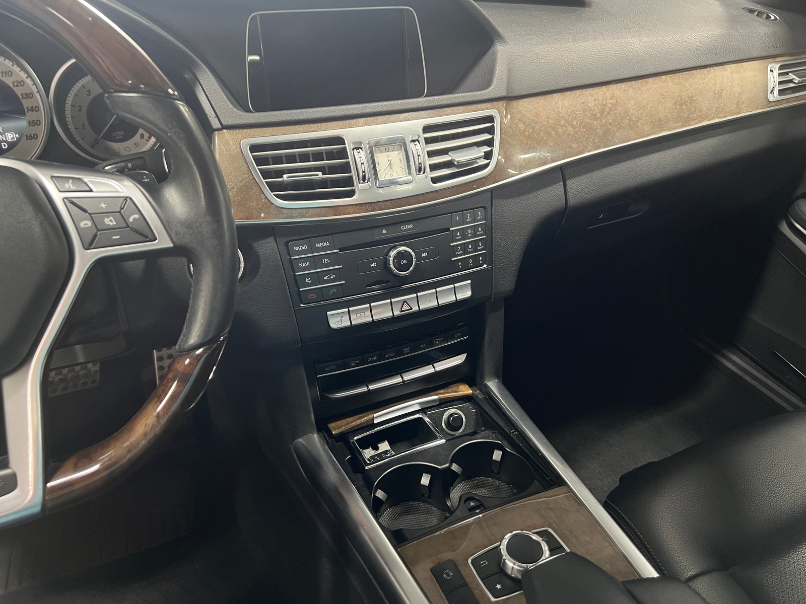 Thumbnail: 2016 Mercedes-Benz E-Class - 3