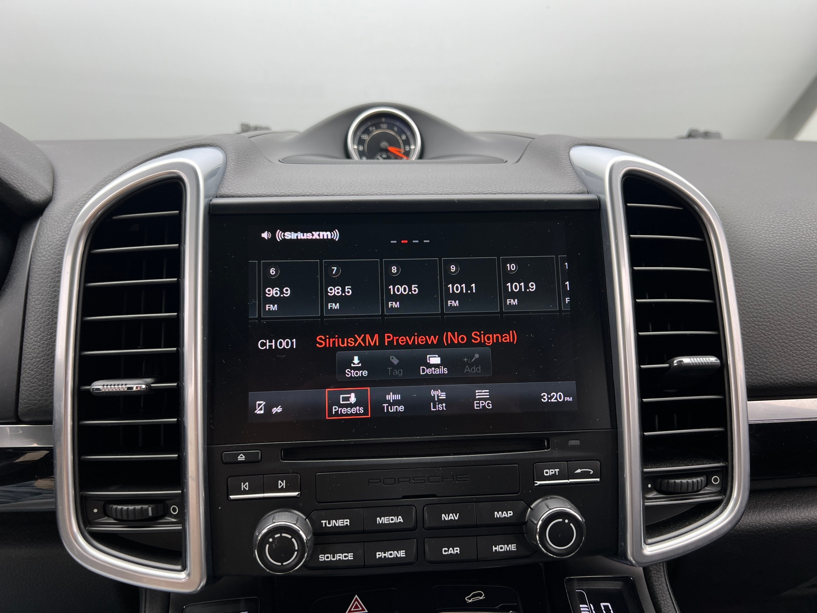 Thumbnail: 2017 Porsche Cayenne - 3