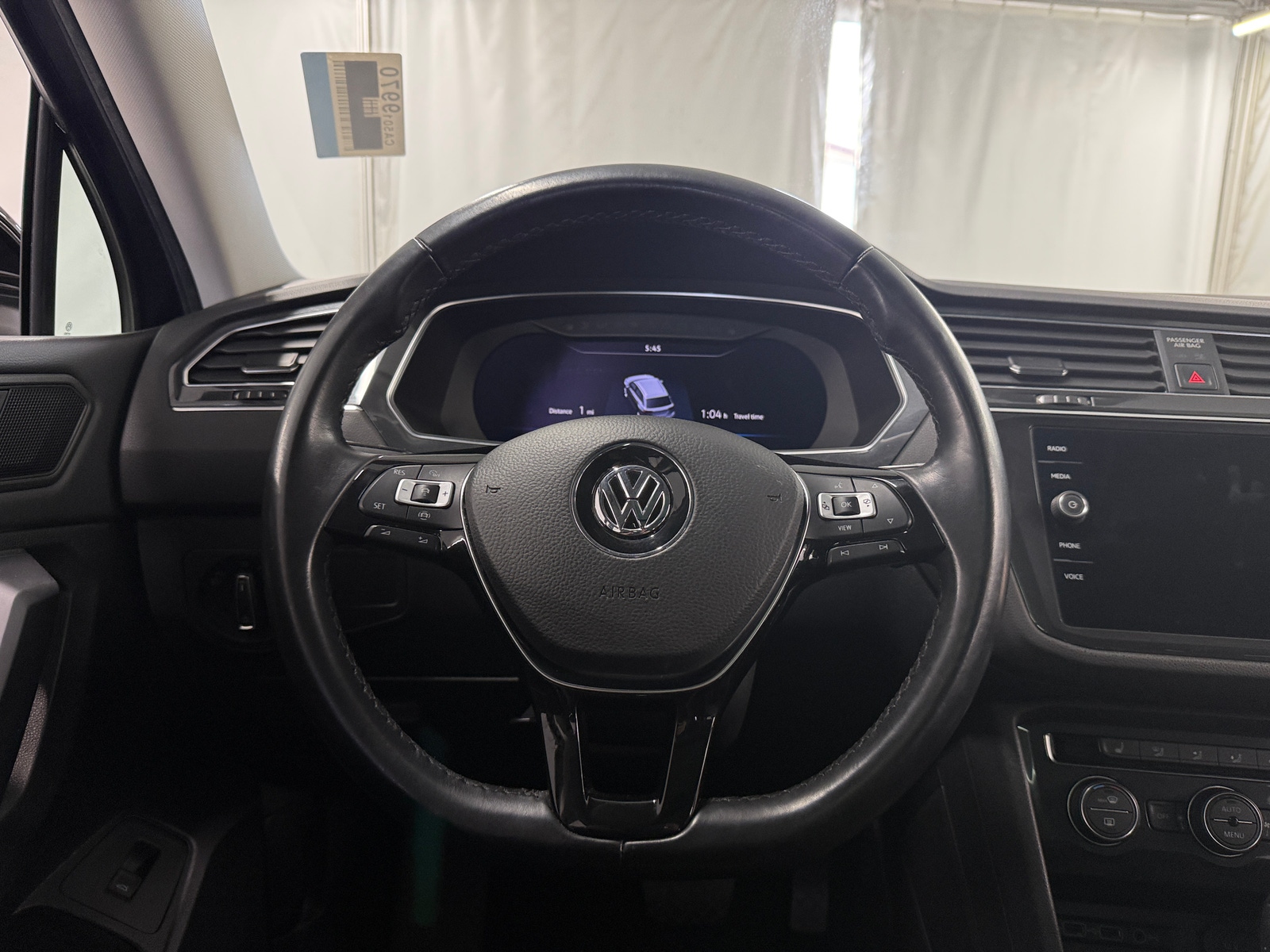 Thumbnail: 2019 Volkswagen Tiguan - 4