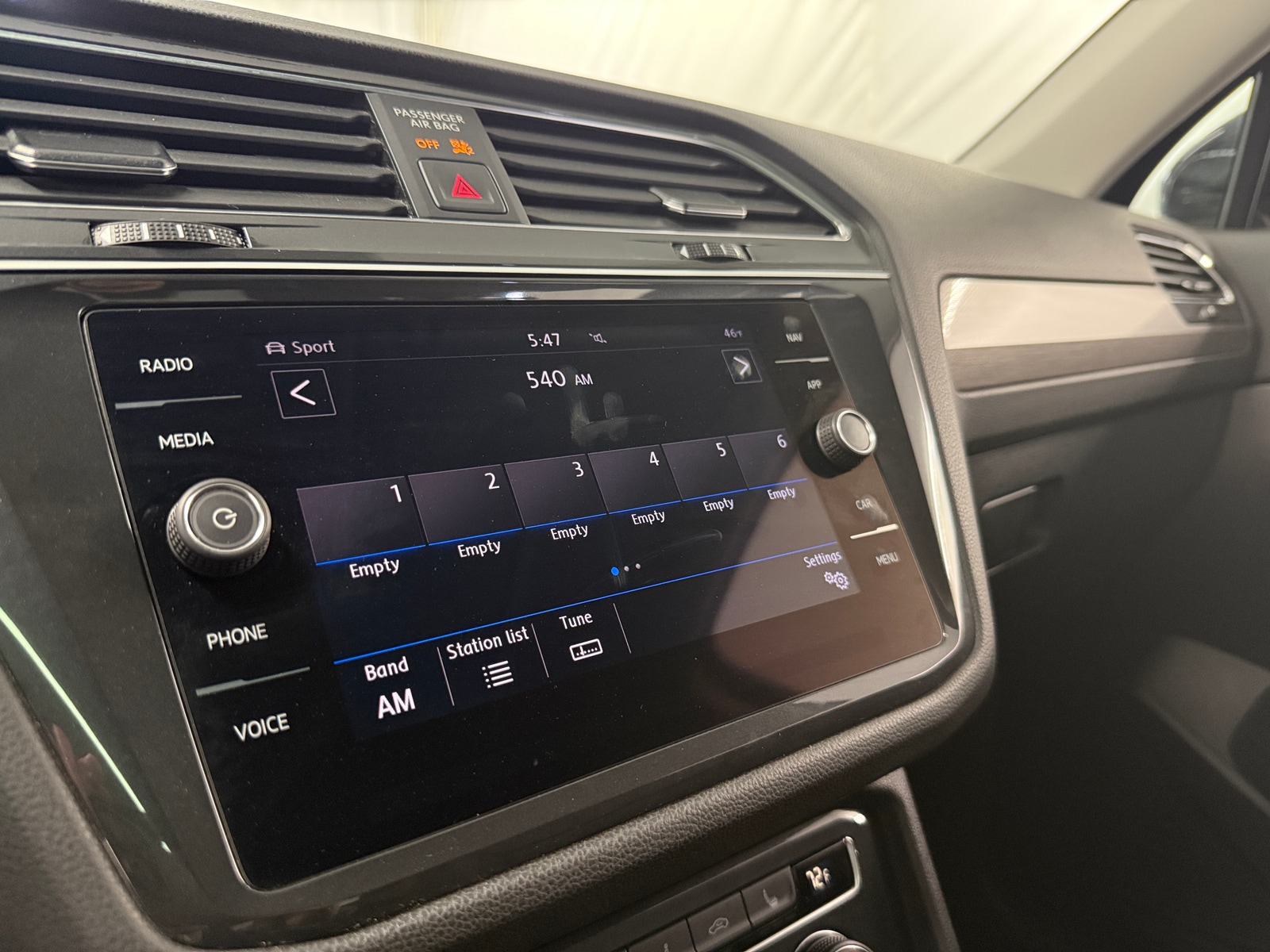 Thumbnail: 2019 Volkswagen Tiguan - 3