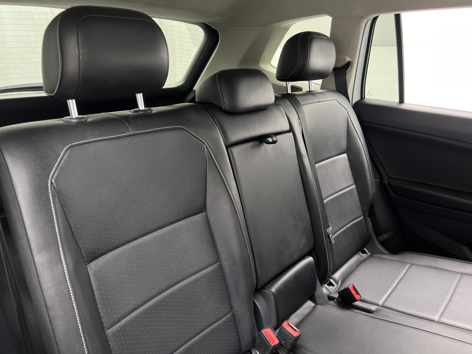 Thumbnail: 2021 Volkswagen Tiguan - 5