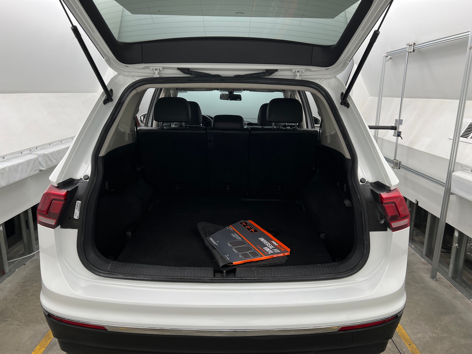 Thumbnail: 2021 Volkswagen Tiguan - 6