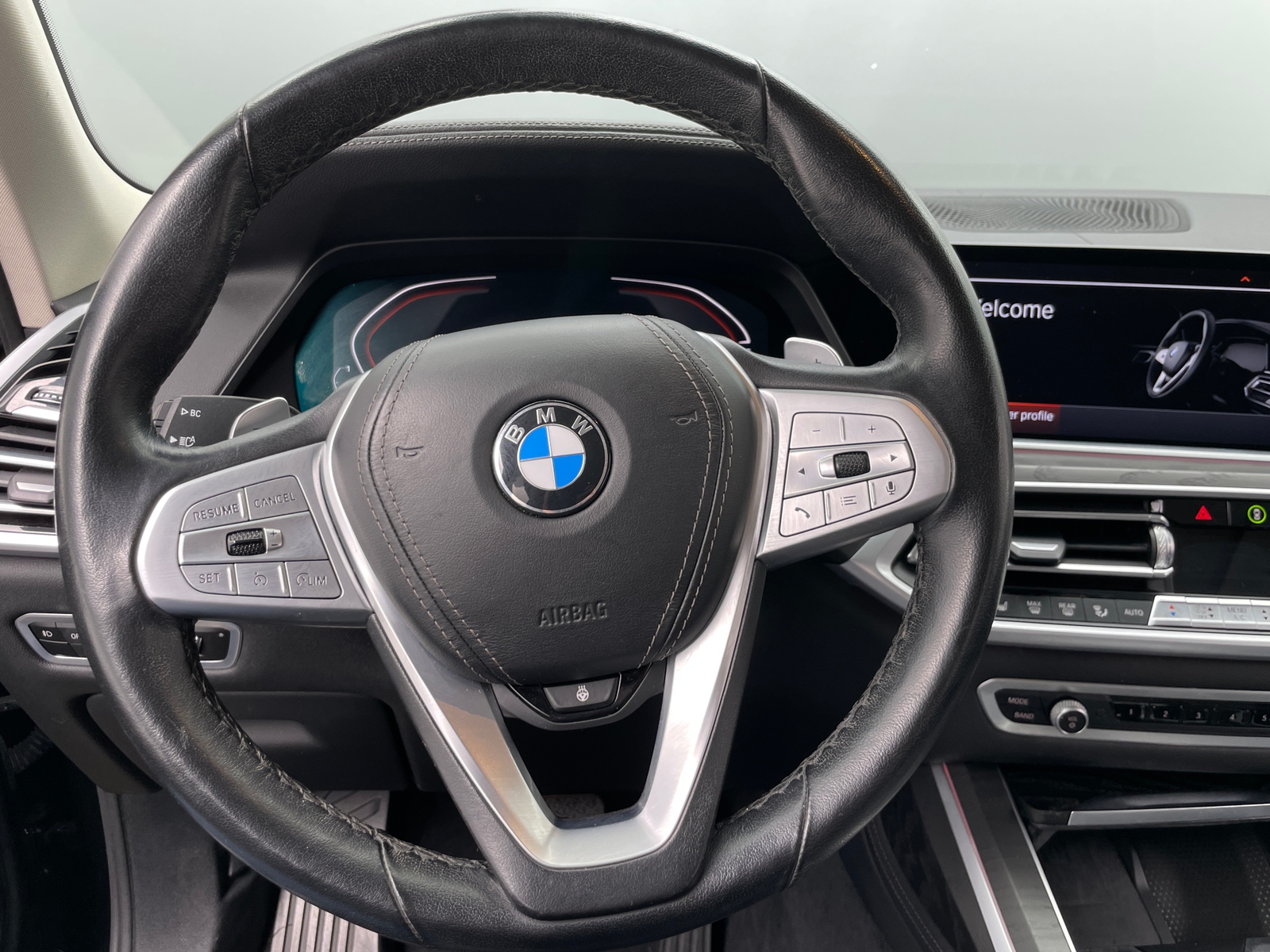 Thumbnail: 2021 BMW X7 - 4