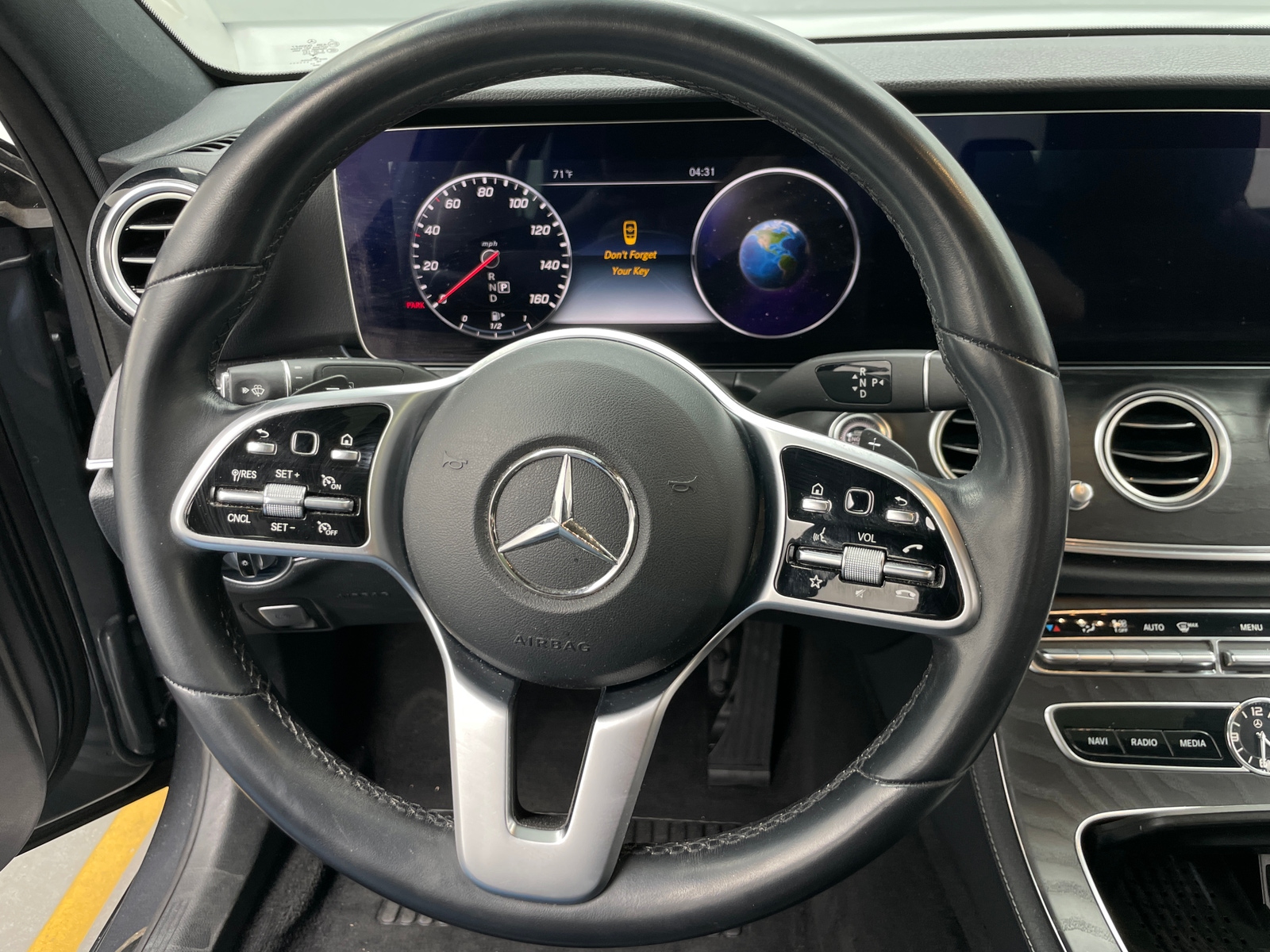 Thumbnail: 2020 Mercedes-Benz E-Class - 4