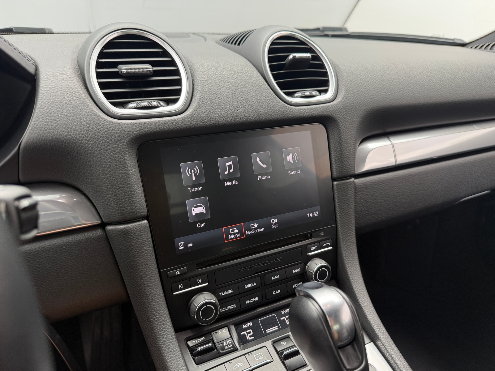 Thumbnail: 2018 Porsche 718 Cayman - 2