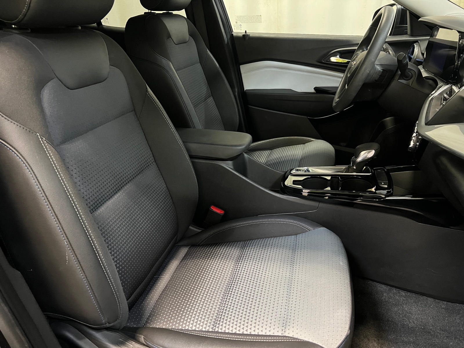 Thumbnail: 2025 Chevrolet Trax - 2