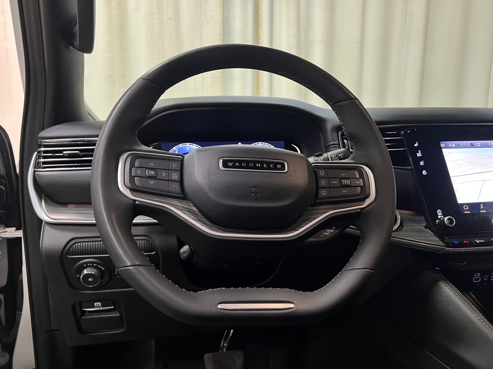 Thumbnail: 2024 Jeep Wagoneer - 4