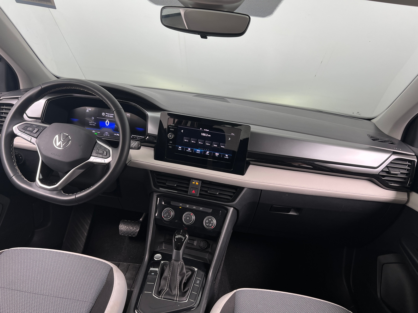 Thumbnail: 2025 Volkswagen Taos - 3