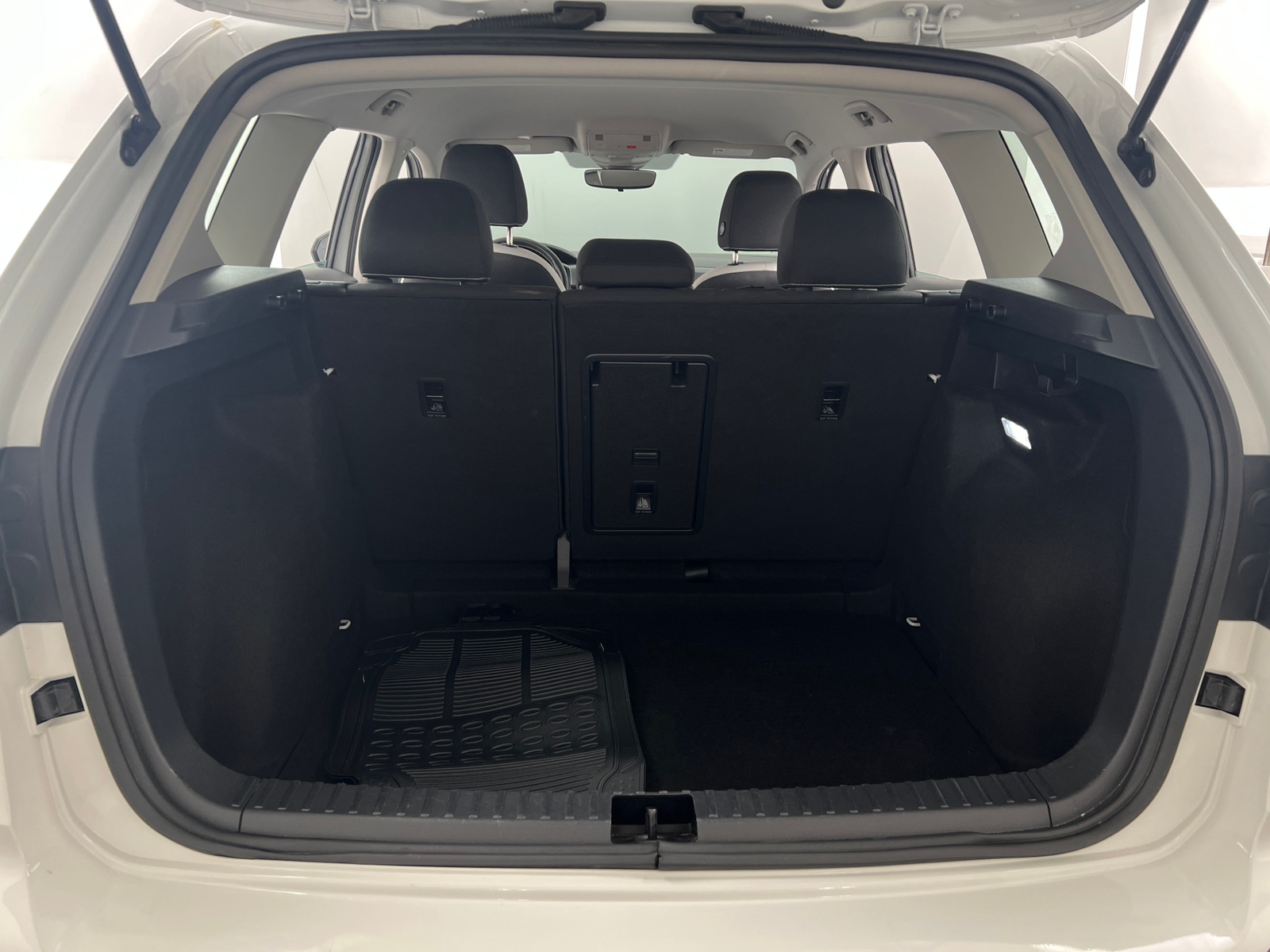 Thumbnail: 2025 Volkswagen Taos - 7