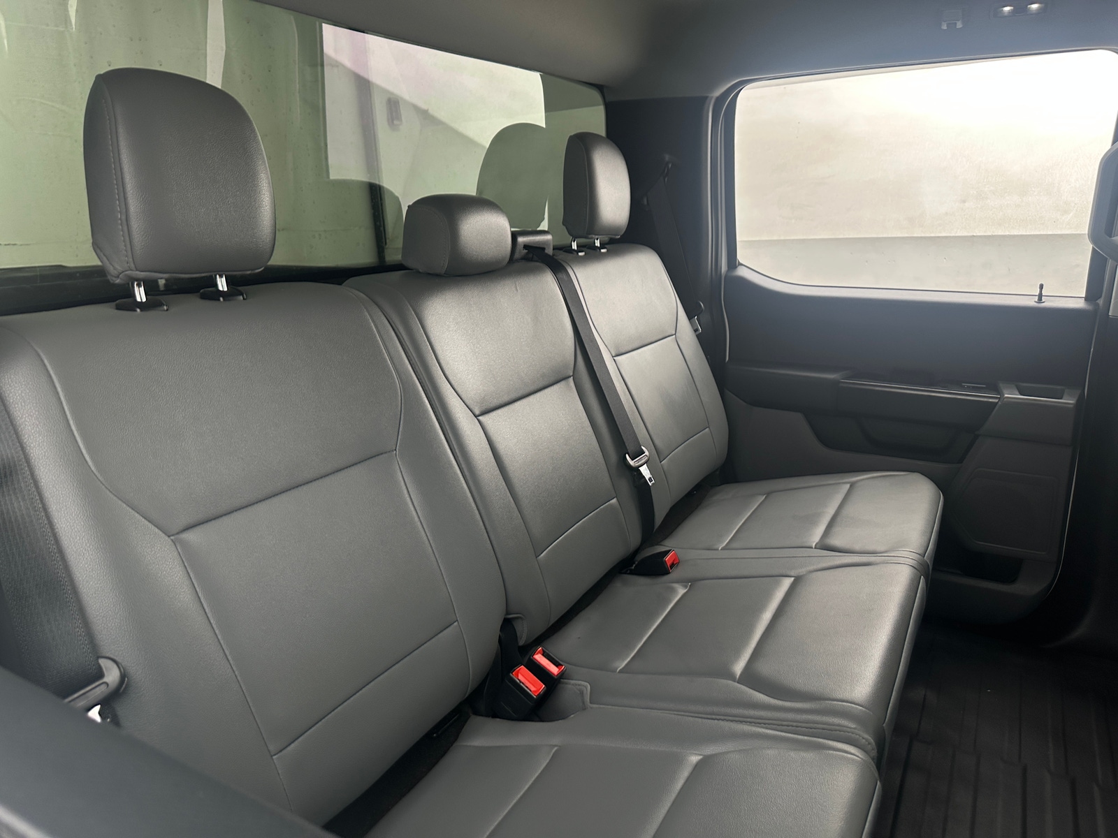 Thumbnail: 2022 Ford Econoline - 6